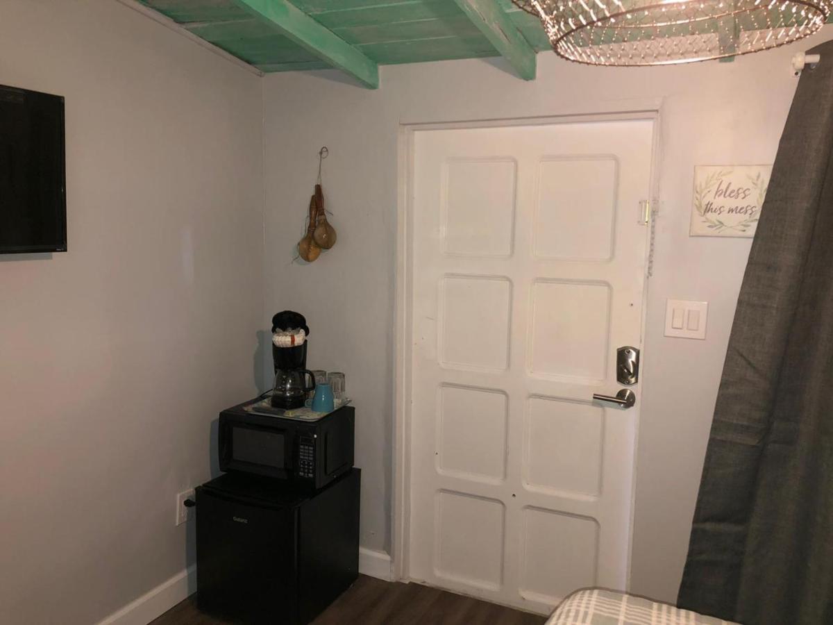 Independent Studio In Little Havana マイアミ エクステリア 写真
