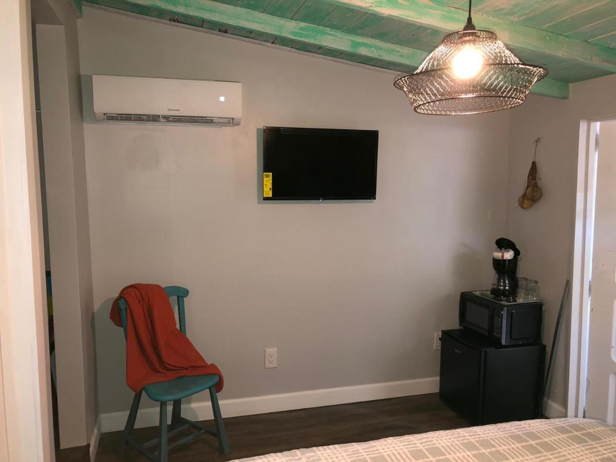Independent Studio In Little Havana マイアミ エクステリア 写真